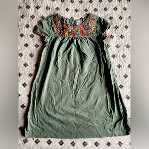 Gap embroidered girl’s dress